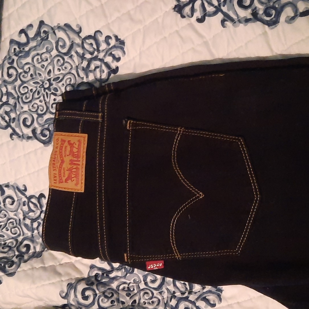 Womens Levi jeans